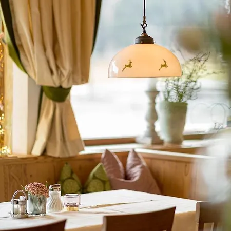 בית הארחה Restaurant Gaestehaus Wiesenheim