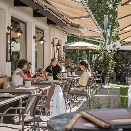 לינה וארוחת בוקר Gaestehaus Restaurant Wiesenheim 2*