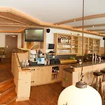 Pensjonat Restaurant Gaestehaus Wiesenheim 2*