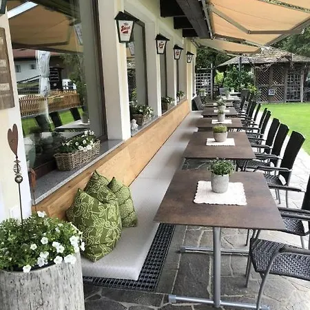 Restaurant Gaestehaus Wiesenheim 2* Uderns