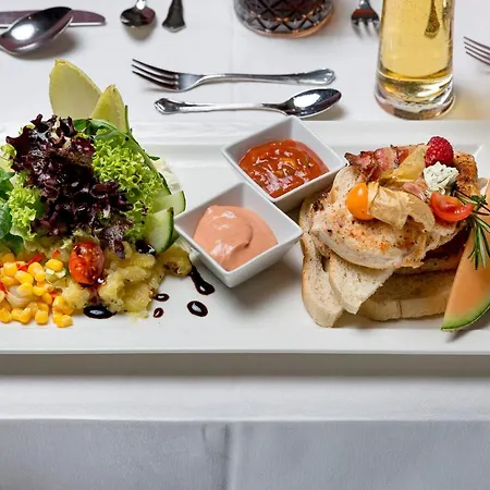 Restaurant Gaestehaus Wiesenheim Guest house Uderns
