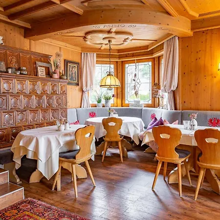 Gaestehaus Restaurant Wiesenheim B&B 유던스